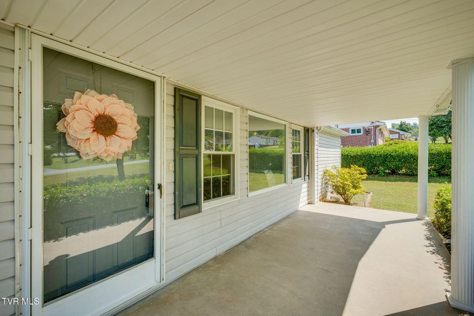 Photo #4: 333 Brentwood Drive