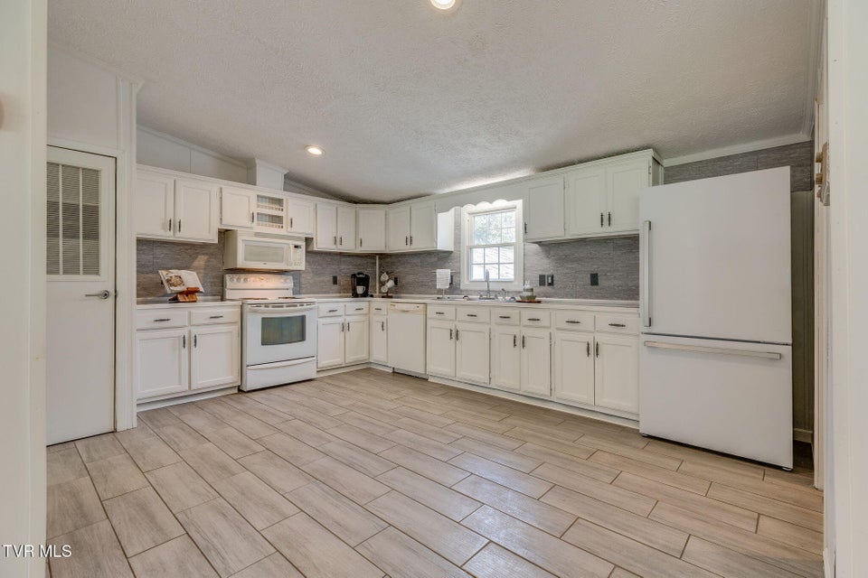 Photo #10: 333 Brentwood Drive