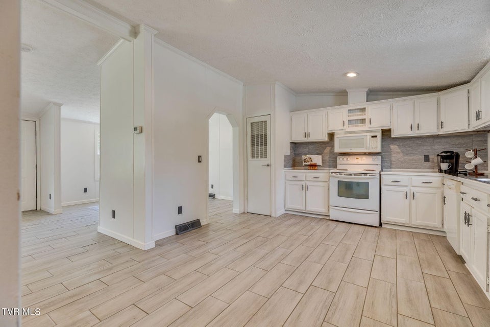 Photo #11: 333 Brentwood Drive