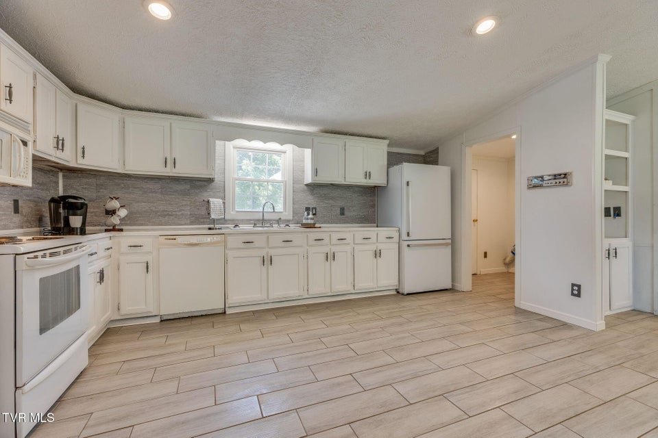 Photo #12: 333 Brentwood Drive