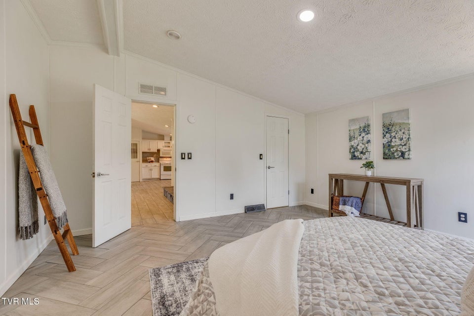 Photo #15: 333 Brentwood Drive