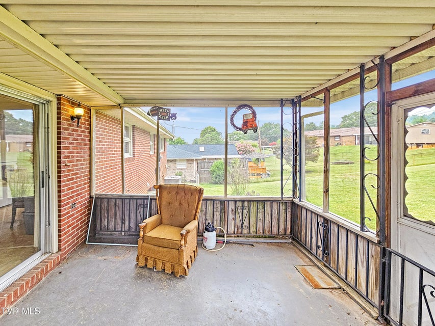 Photo #6: 1008 Lake Street