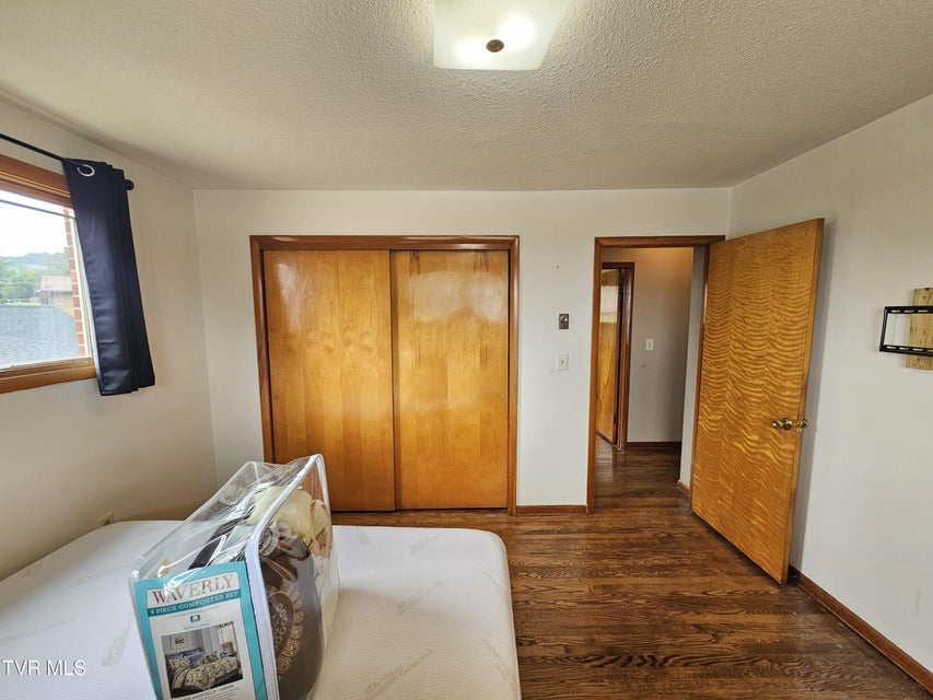 Photo #38: 1008 Lake Street