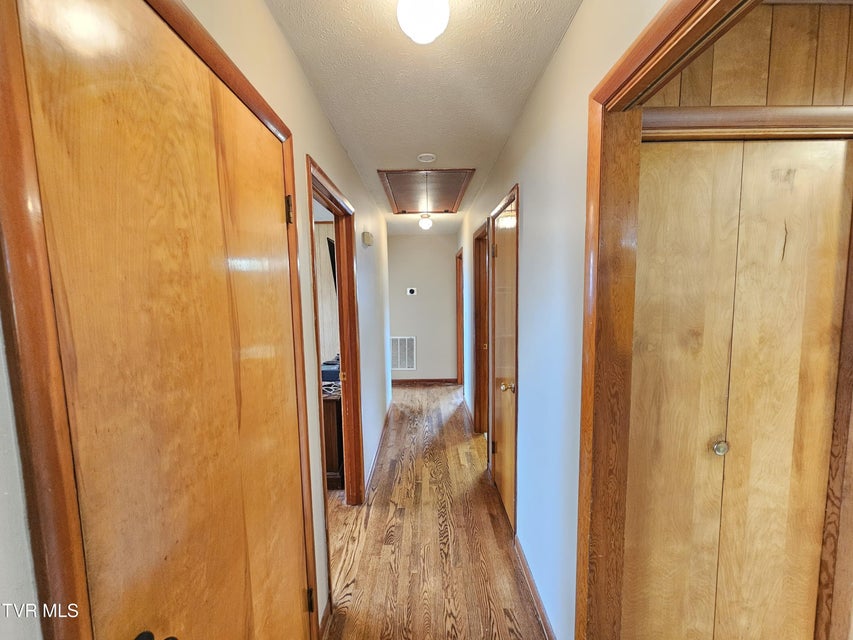 Photo #32: 1008 Lake Street
