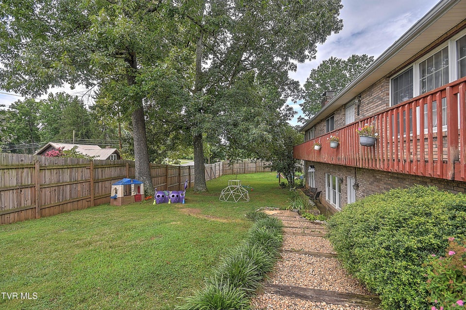 Photo #4: 203 Fairfield Drive
