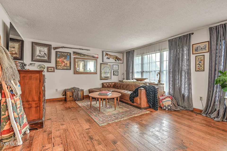 Photo #7: 203 Fairfield Drive