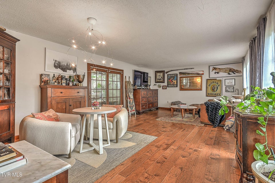 Photo #8: 203 Fairfield Drive