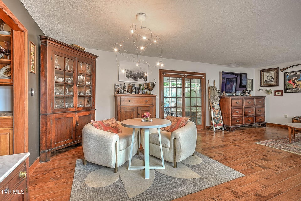 Photo #9: 203 Fairfield Drive