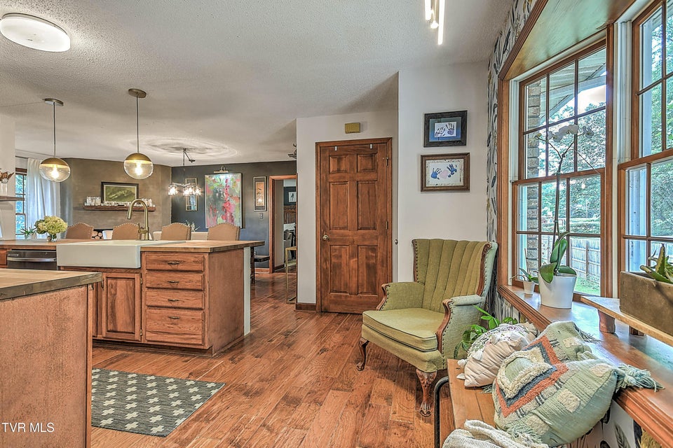Photo #24: 203 Fairfield Drive
