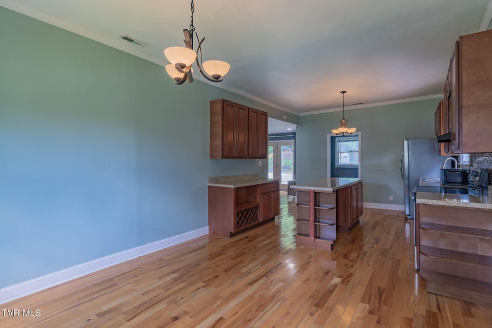 Photo #10: 421 Carolina Avenue