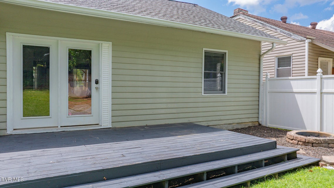 Photo #32: 421 Carolina Avenue
