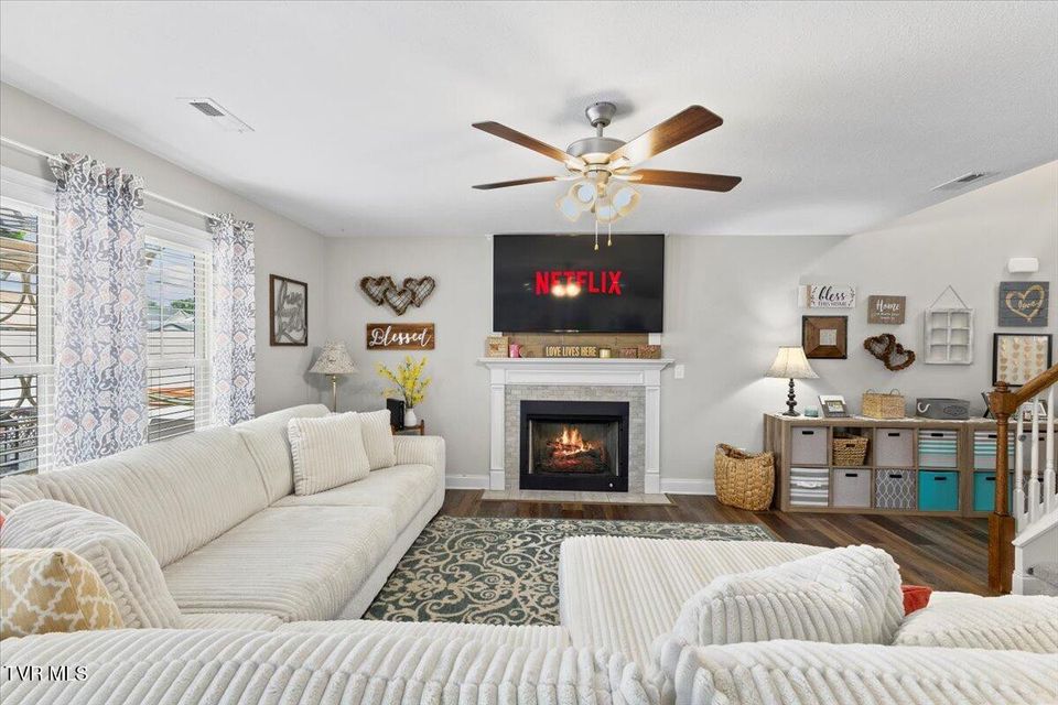 Photo #11: 1271 Lemongrass Drive