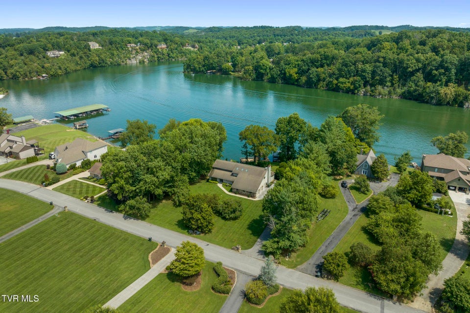Photo #4: 218 Lake Meadow Drive