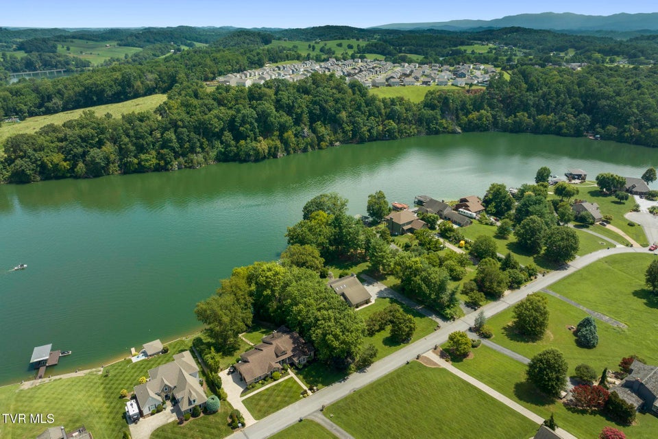 Photo #10: 218 Lake Meadow Drive