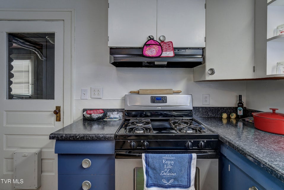 Photo #12: 806 Johnson Avenue