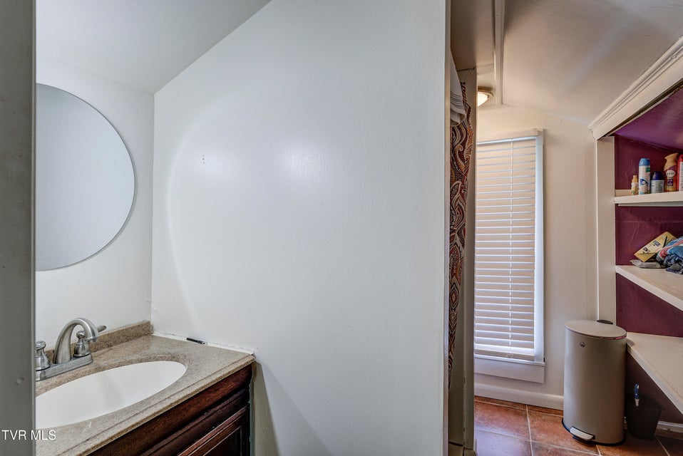 Photo #27: 806 Johnson Avenue
