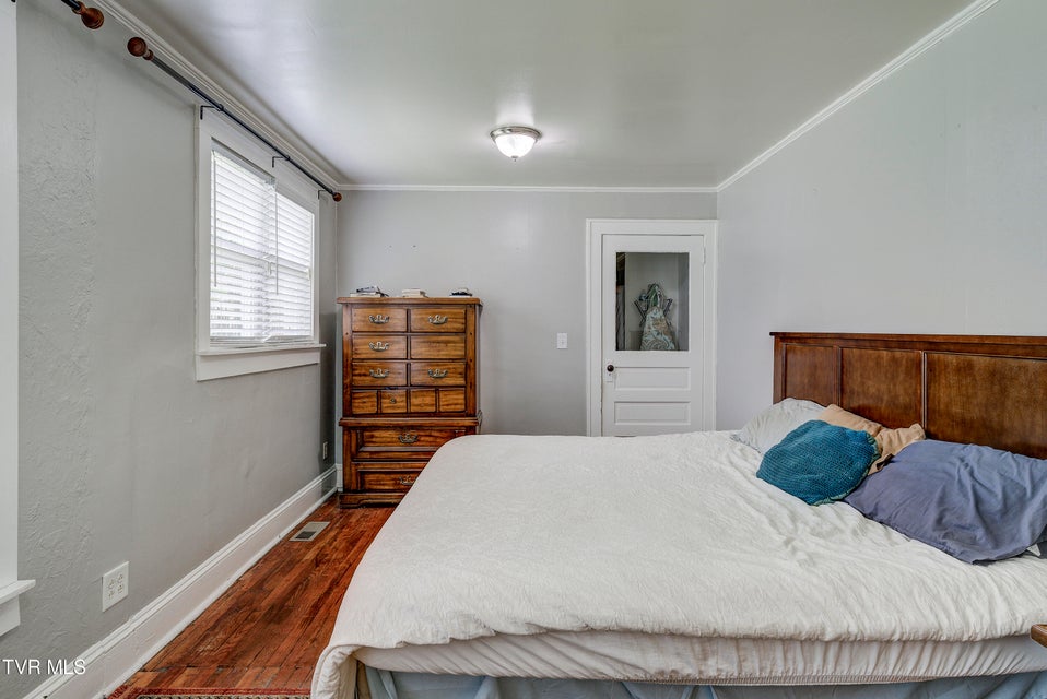 Photo #22: 806 Johnson Avenue