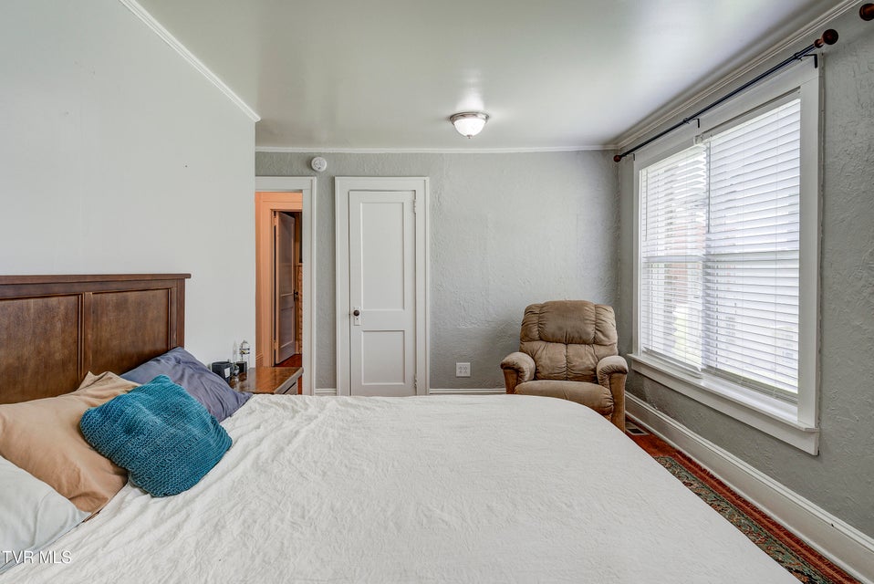 Photo #23: 806 Johnson Avenue