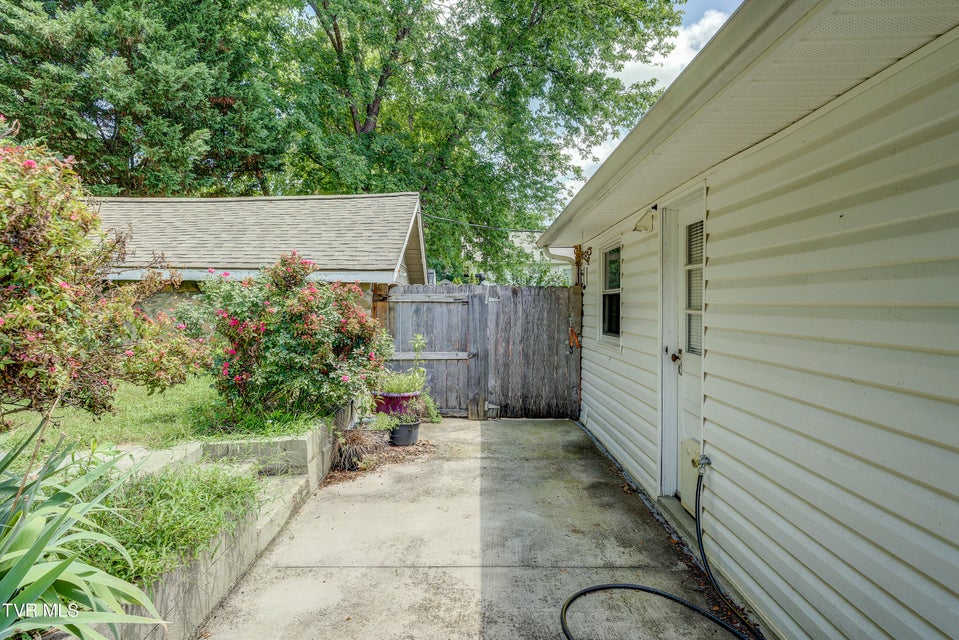 Photo #30: 806 Johnson Avenue