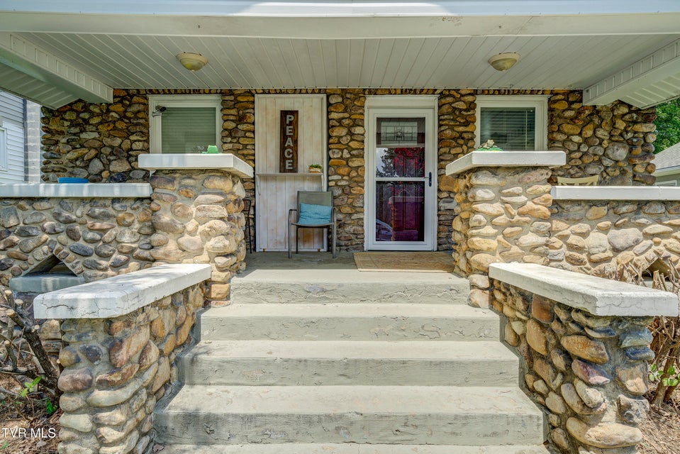 Photo #2: 806 Johnson Avenue