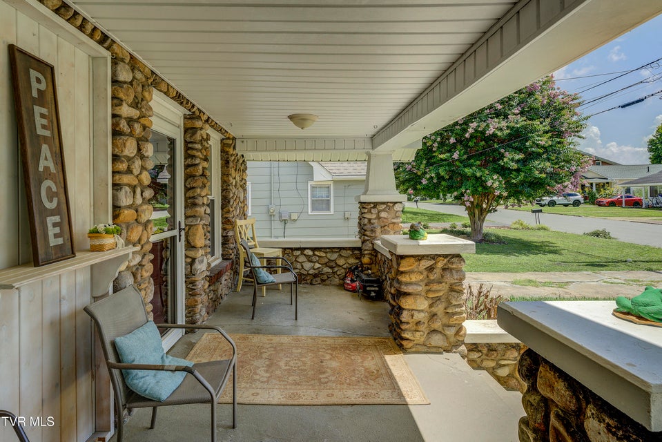 Photo #3: 806 Johnson Avenue