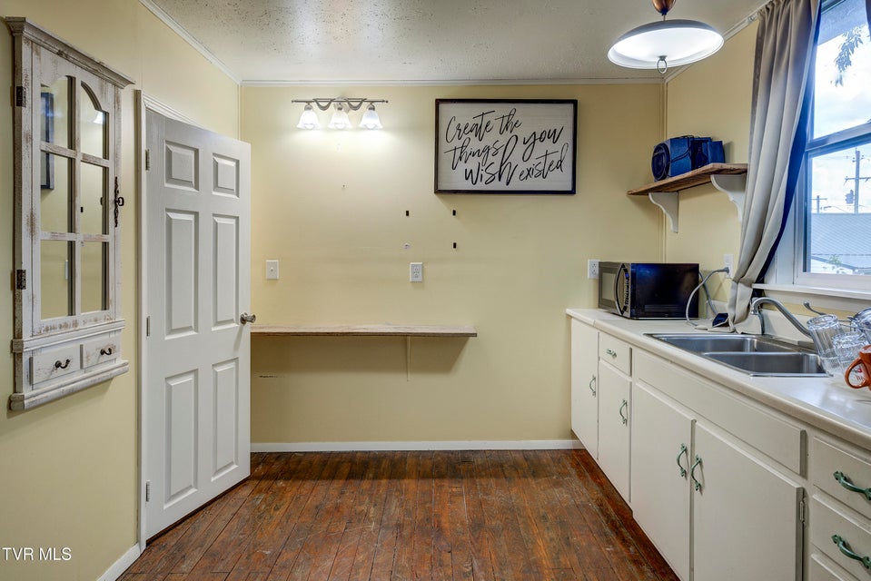 Photo #34: 806 Johnson Avenue