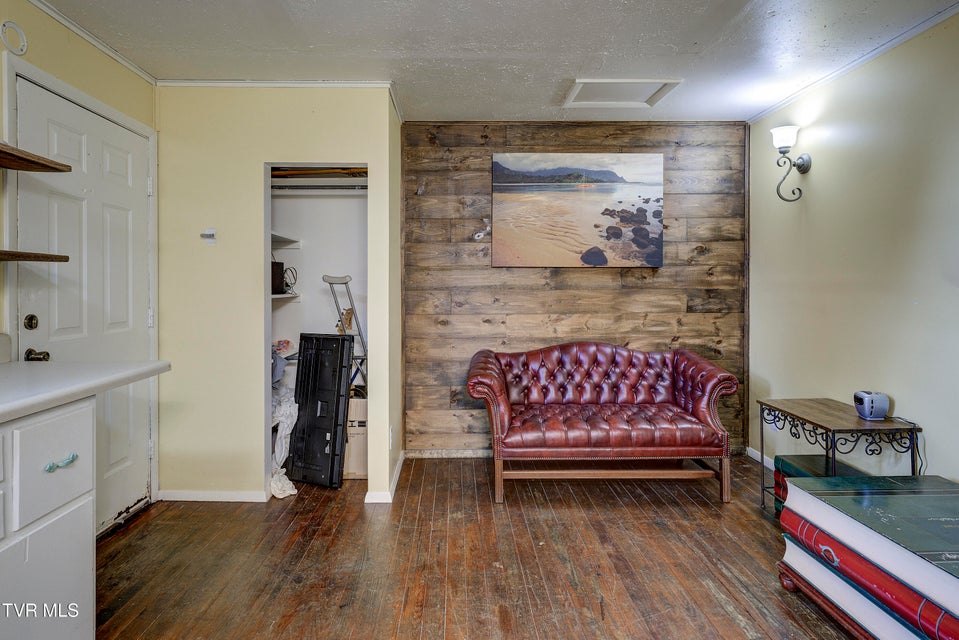 Photo #37: 806 Johnson Avenue