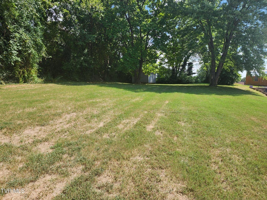 Photo #3: 617 Drake Ave Avenue