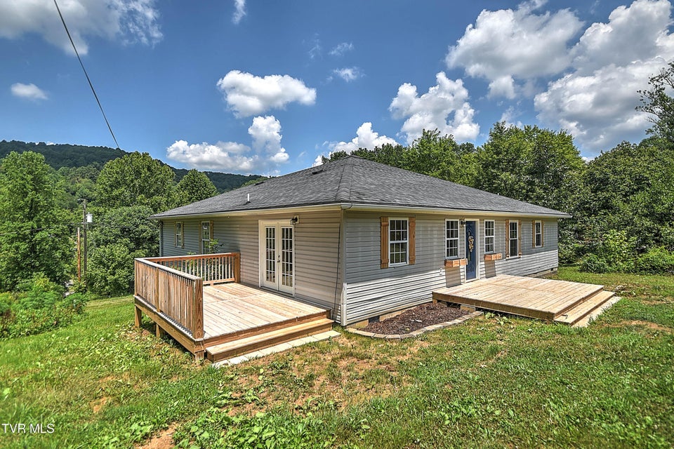 Photo #4: 190 Opal Drive