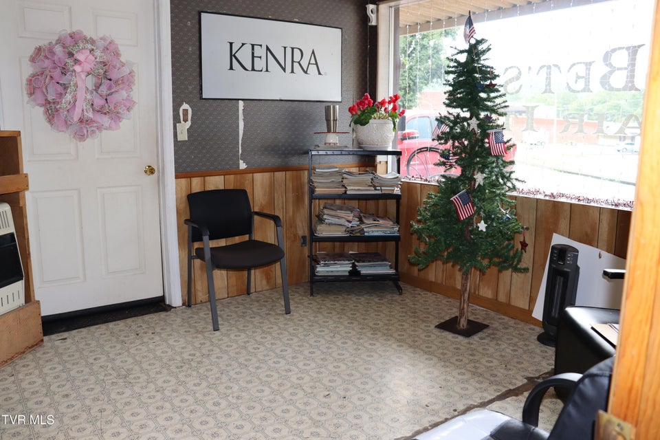 Photo #5: 106 Kentucky Avenue