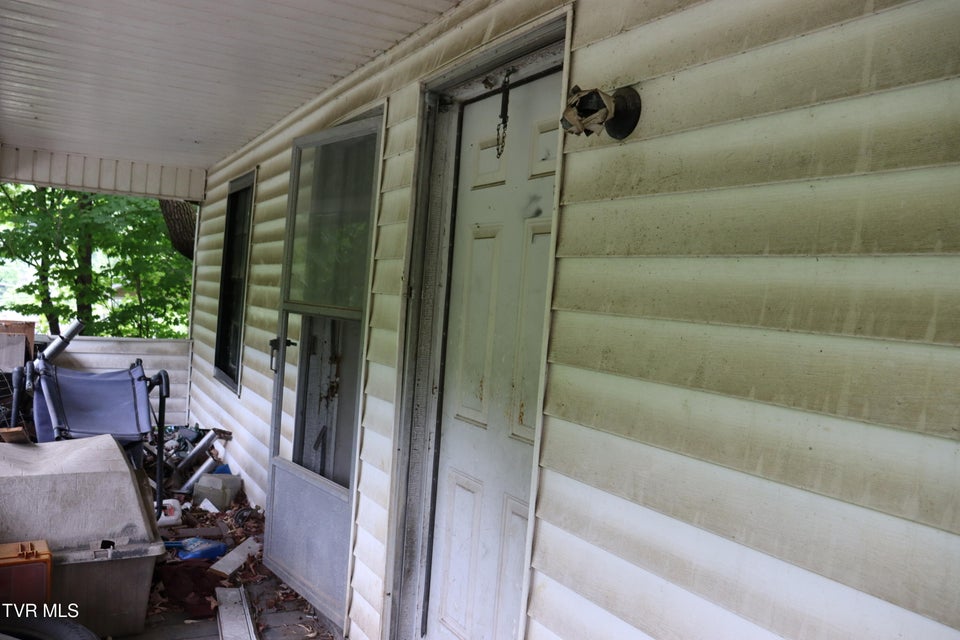 Photo #6: 213 Railroad Avenue