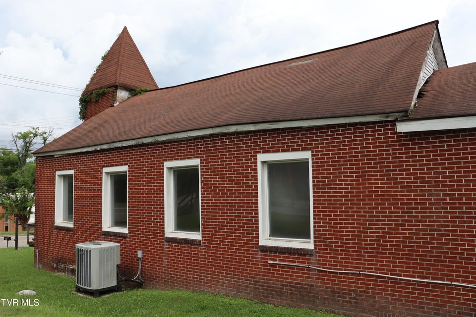 Photo #2: 313 Kentucky Avenue