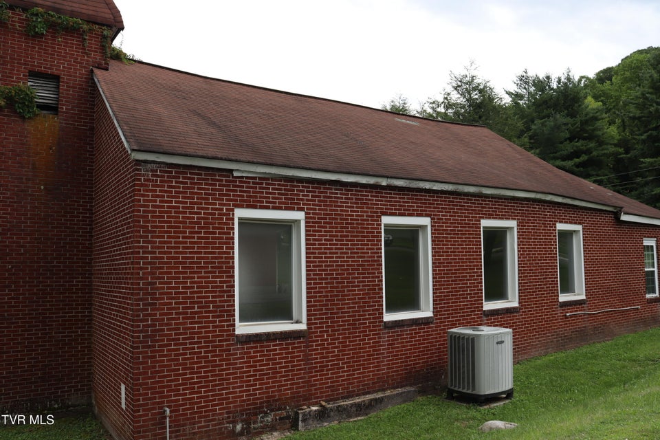 Photo #4: 313 Kentucky Avenue