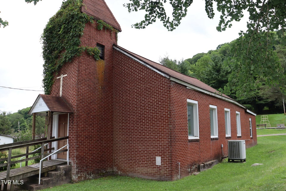 Photo #2: 313 Kentucky Avenue