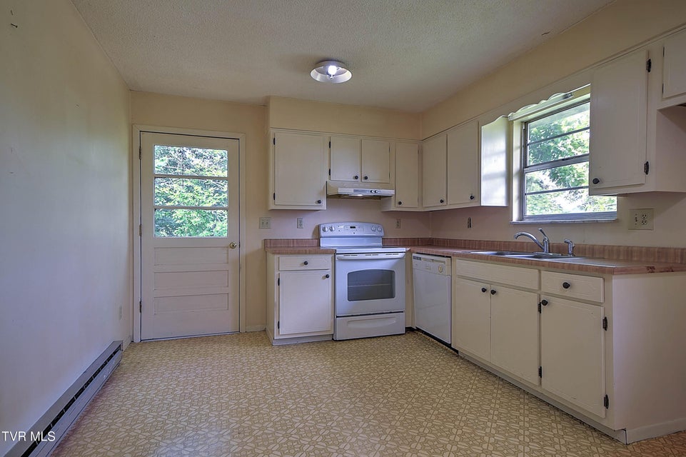 Photo #5: 201 Brooks Street