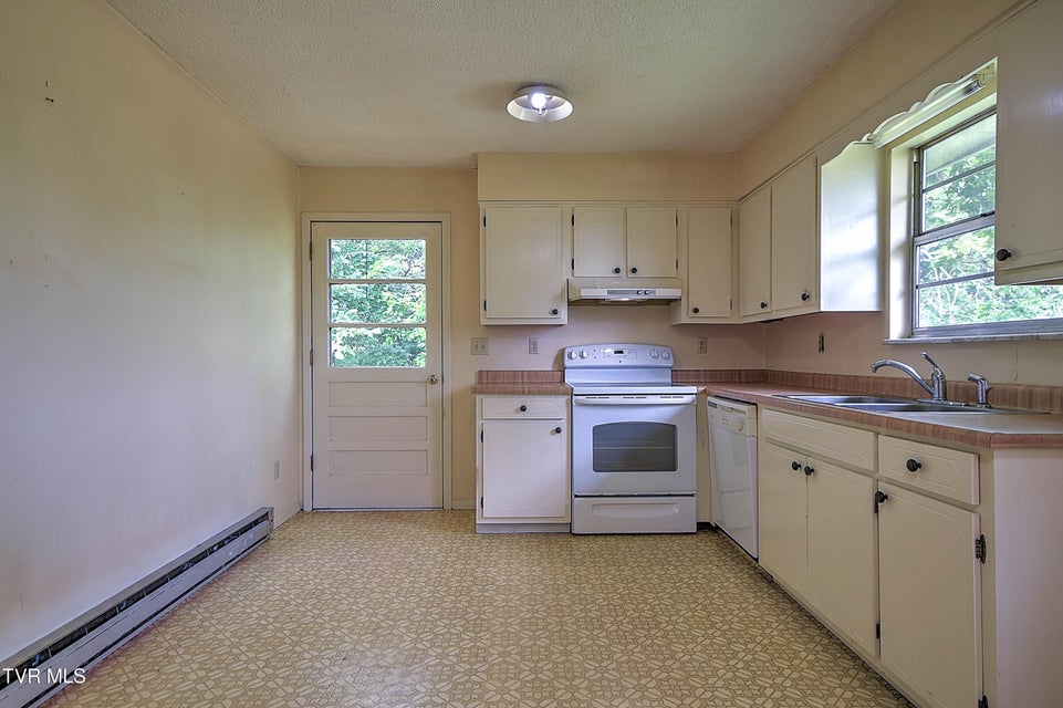 Photo #8: 201 Brooks Street