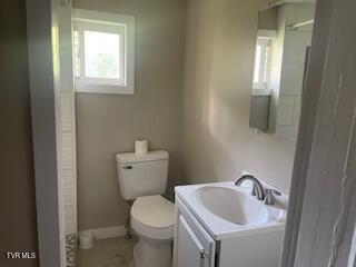 Photo #6: 915 Sayers Street