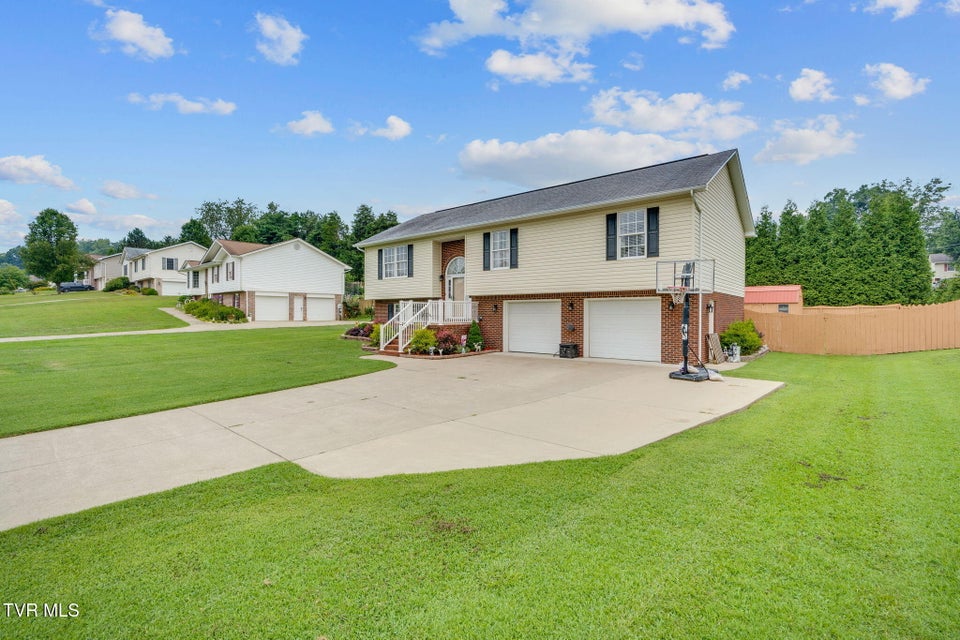 Photo #3: 148 Meadow Springs Lane