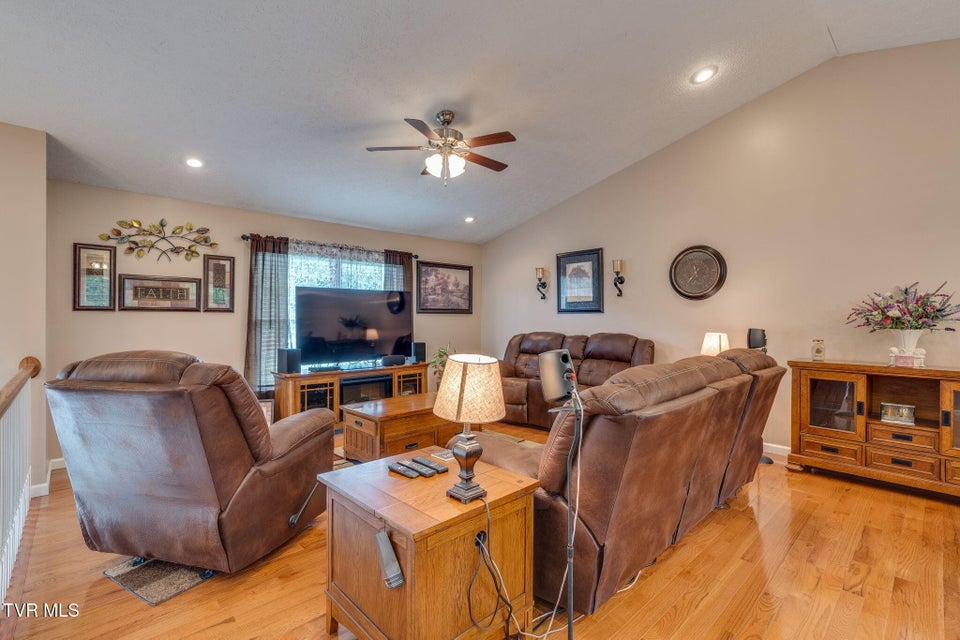 Photo #5: 148 Meadow Springs Lane