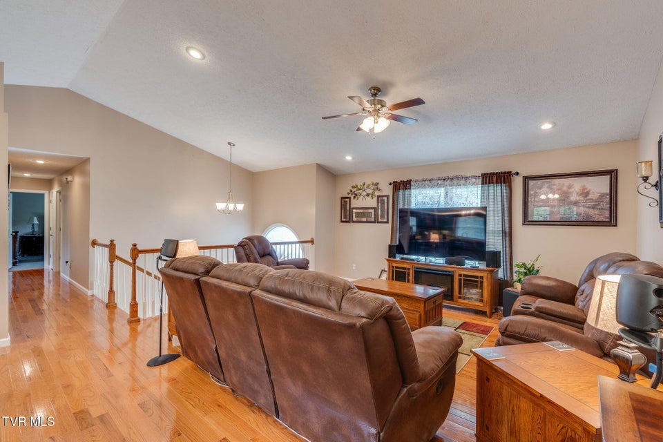 Photo #6: 148 Meadow Springs Lane