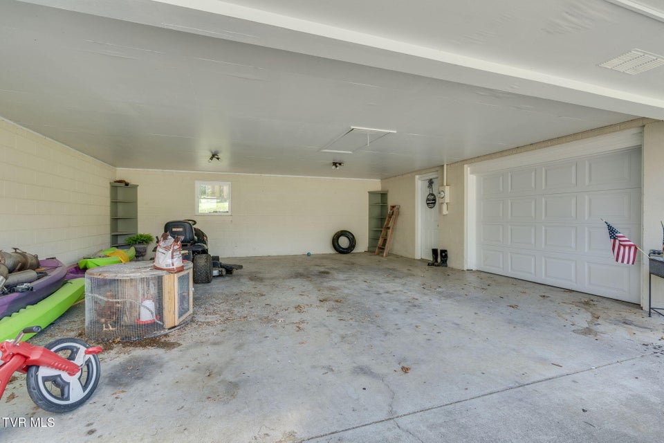 Photo #32: 808 Liberty Drive