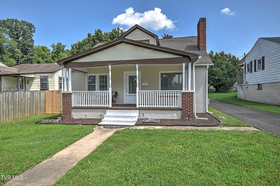 Photo #3: 1677 Jefferson Avenue