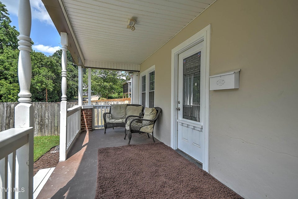 Photo #5: 1677 Jefferson Avenue