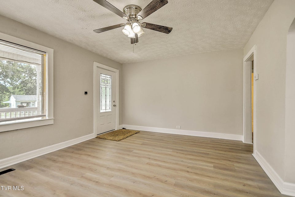 Photo #10: 1677 Jefferson Avenue