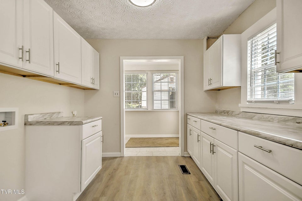 Photo #16: 1677 Jefferson Avenue