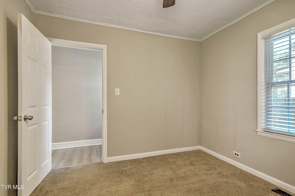 Photo #29: 1677 Jefferson Avenue