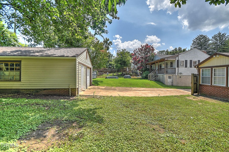 Photo #45: 1677 Jefferson Avenue