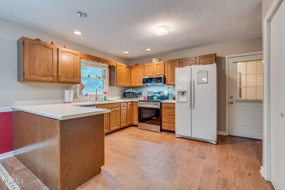 Photo #10: 1909 Diana Road