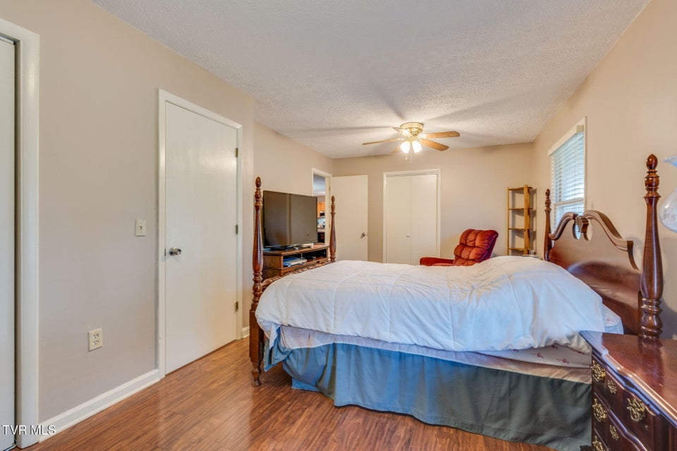 Photo #19: 1909 Diana Road