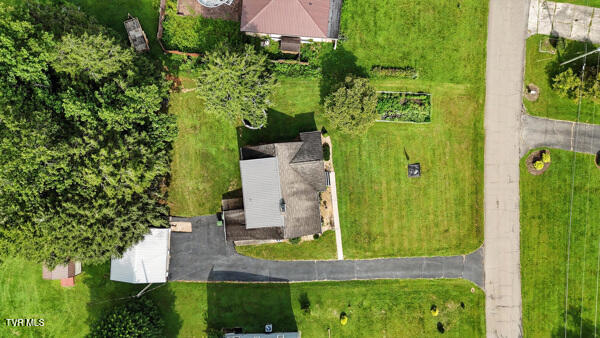 Photo #29: 16619 Lee St Street
